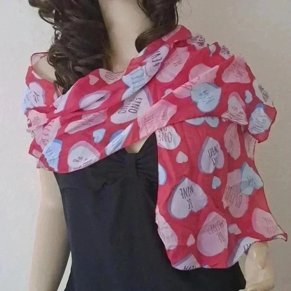 SCARF VALENTINES DAY HEARTS TREATS - Picture 1 of 3